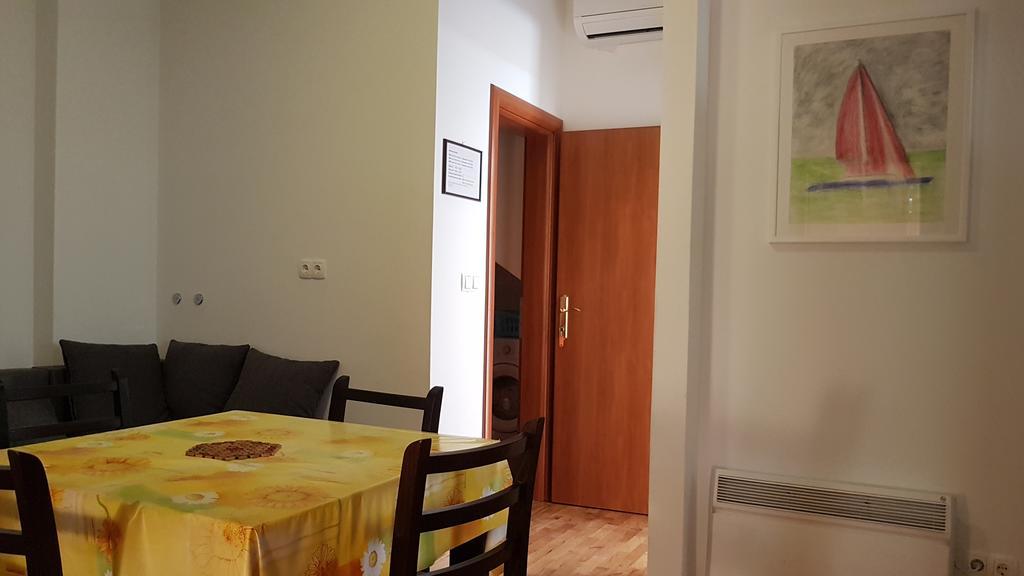 Apartments Jaksic พอสติรา ภายนอก รูปภาพ