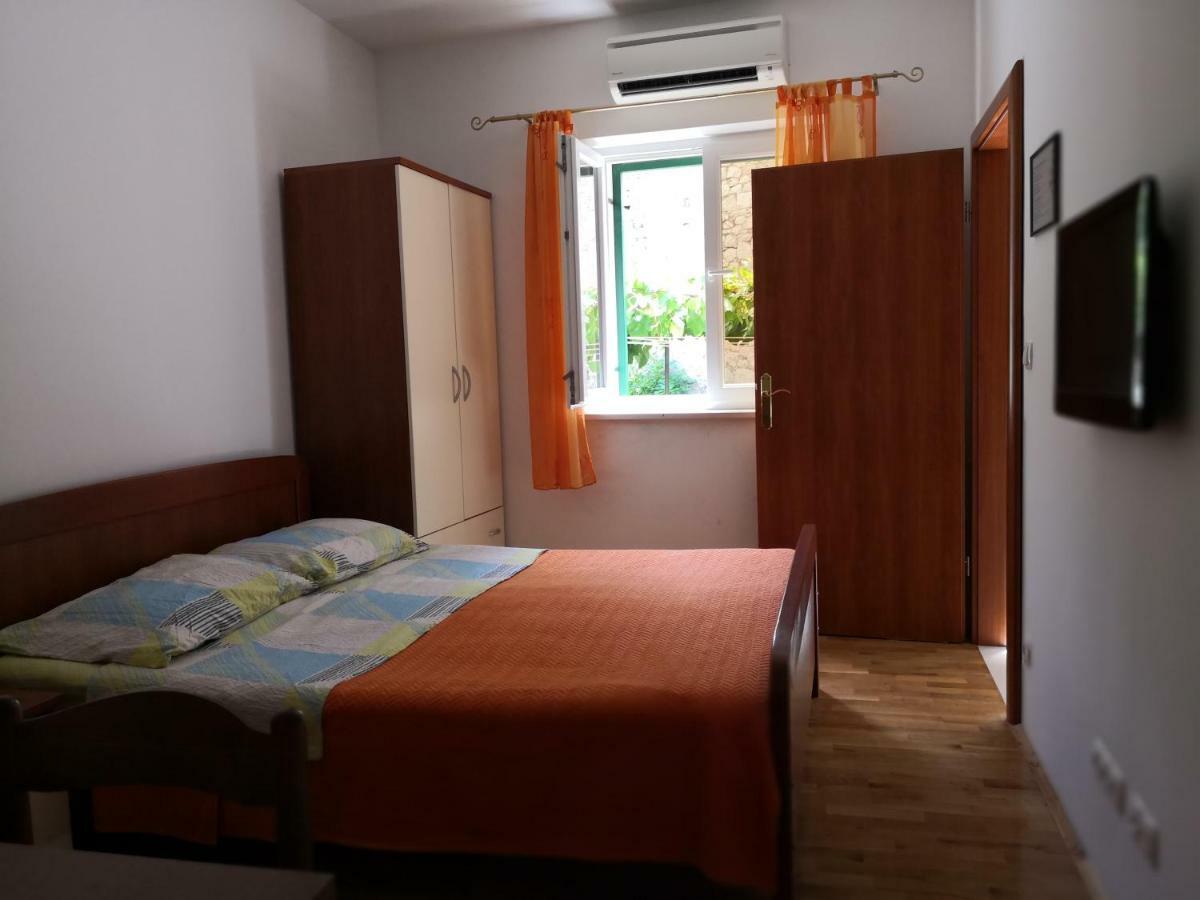 Apartments Jaksic พอสติรา ภายนอก รูปภาพ