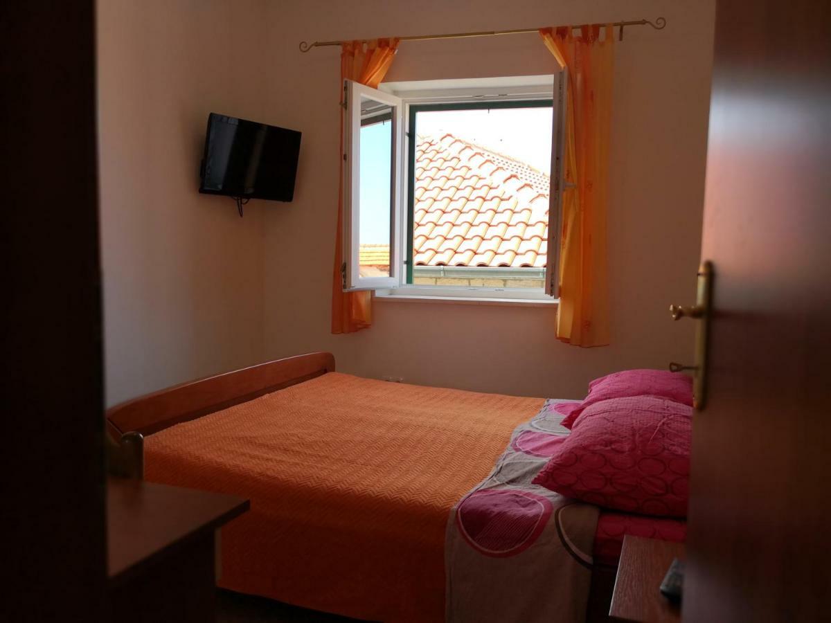 Apartments Jaksic พอสติรา ภายนอก รูปภาพ