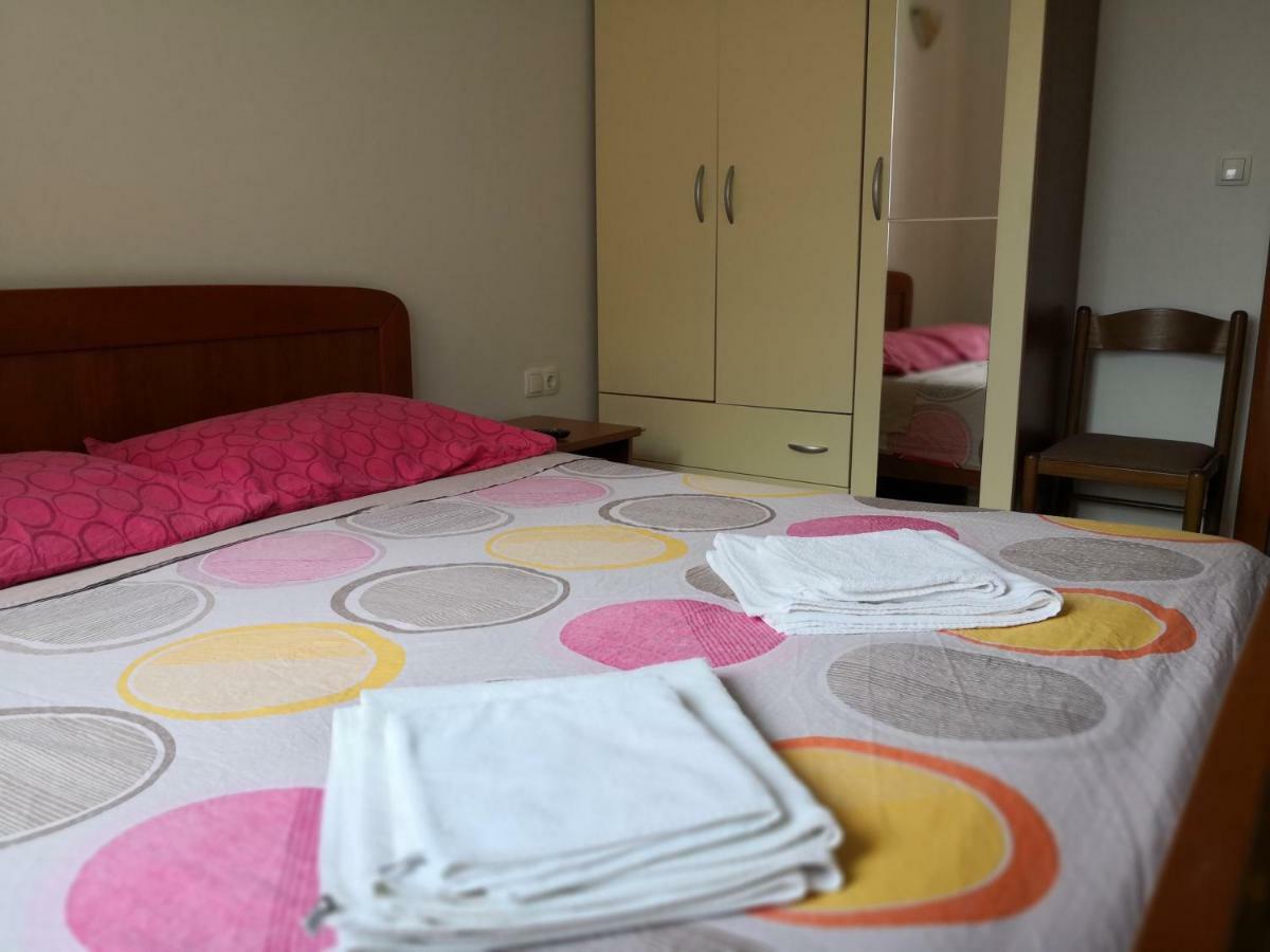 Apartments Jaksic พอสติรา ภายนอก รูปภาพ