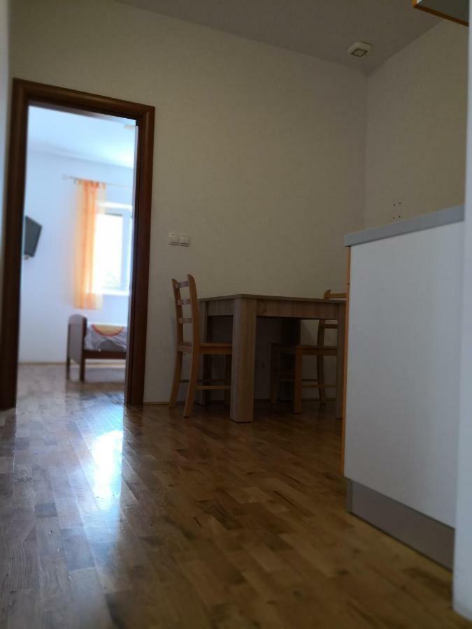 Apartments Jaksic พอสติรา ภายนอก รูปภาพ