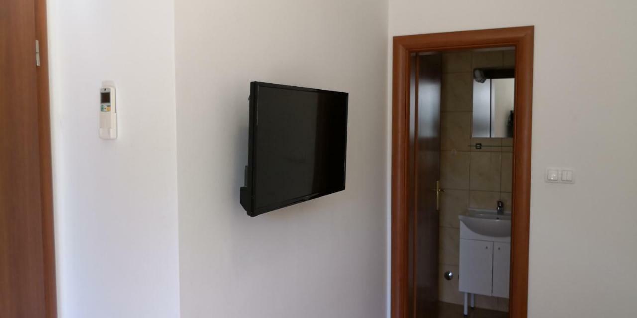 Apartments Jaksic พอสติรา ภายนอก รูปภาพ
