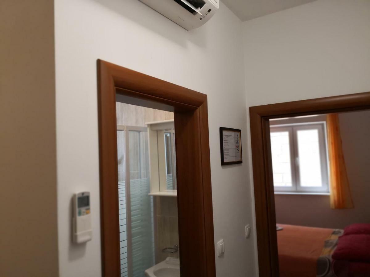 Apartments Jaksic พอสติรา ภายนอก รูปภาพ