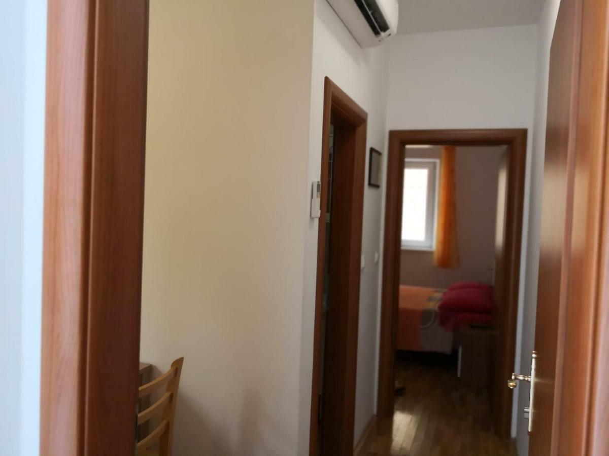Apartments Jaksic พอสติรา ภายนอก รูปภาพ