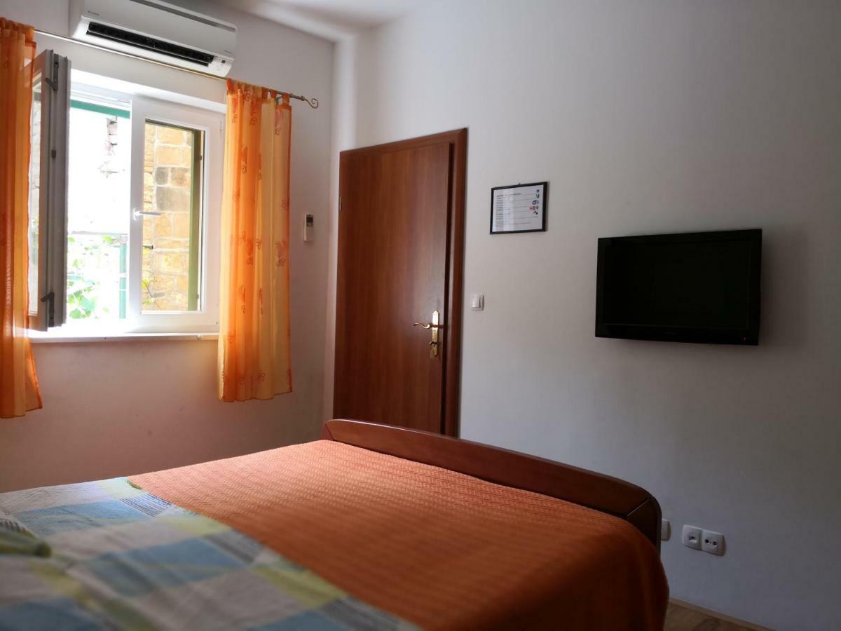 Apartments Jaksic พอสติรา ภายนอก รูปภาพ